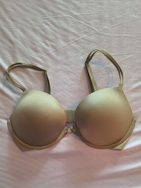 Victoria's Secret Very Sexy Smooth Light Push Up Apple Green T-Shirt Bra